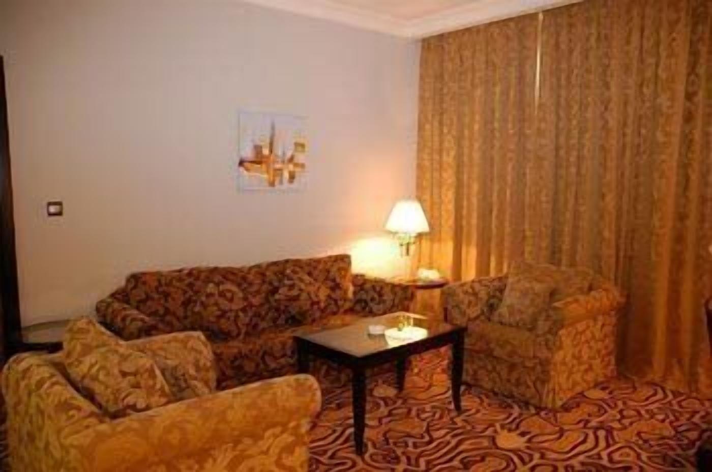 ชาร์ญะห์ พาเลซ โฮเต็ล Hotel ชาร์จาห์ ภายนอก รูปภาพ