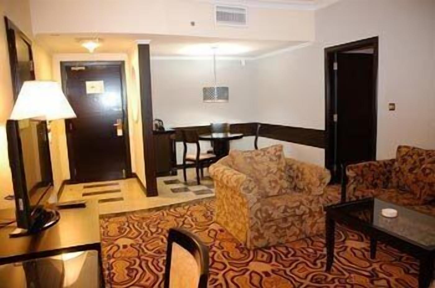 ชาร์ญะห์ พาเลซ โฮเต็ล Hotel ชาร์จาห์ ภายนอก รูปภาพ