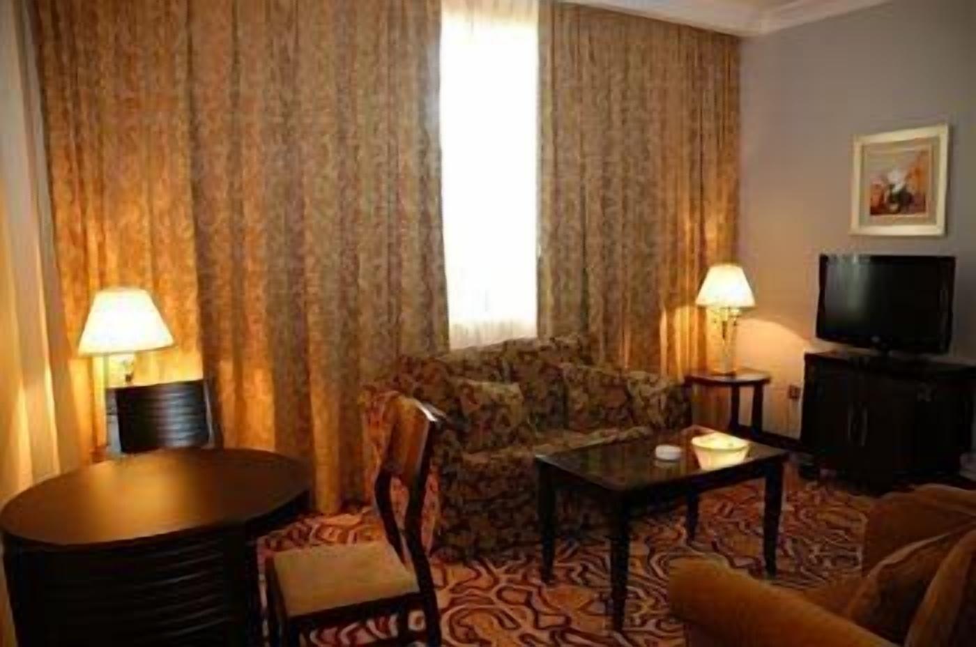 ชาร์ญะห์ พาเลซ โฮเต็ล Hotel ชาร์จาห์ ภายนอก รูปภาพ