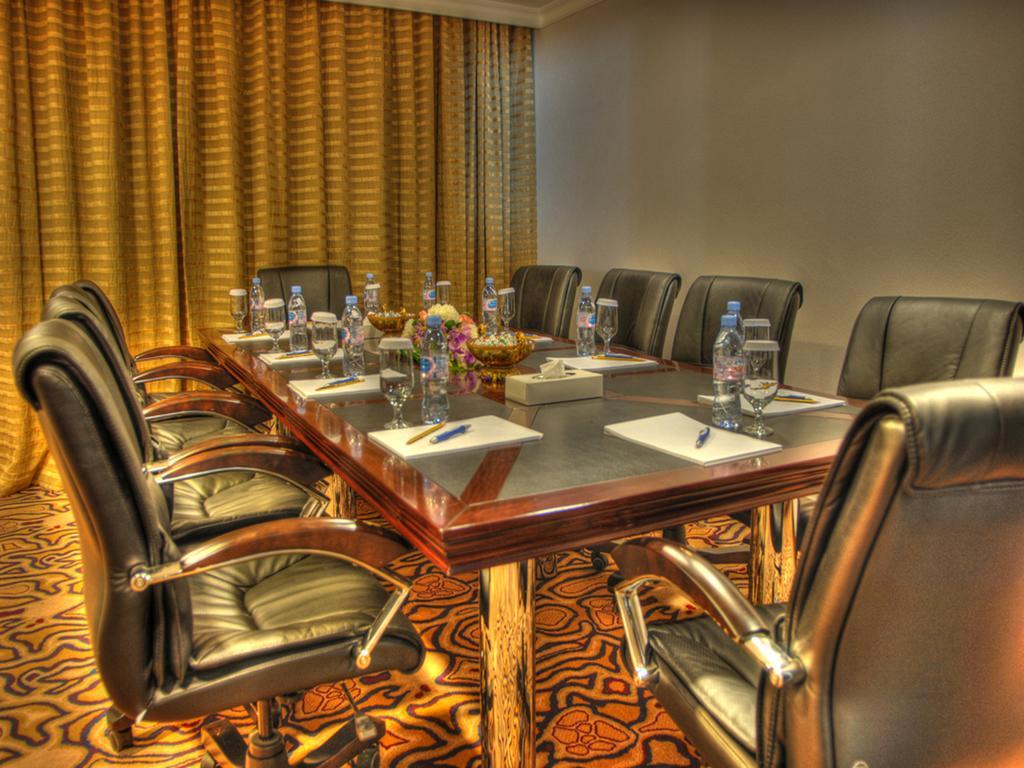 ชาร์ญะห์ พาเลซ โฮเต็ล Hotel ชาร์จาห์ ภายนอก รูปภาพ