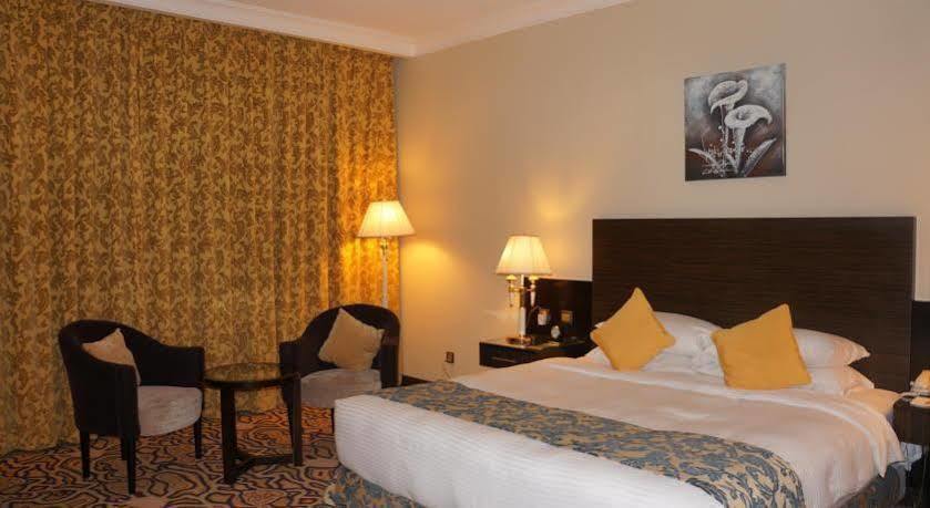 ชาร์ญะห์ พาเลซ โฮเต็ล Hotel ชาร์จาห์ ภายนอก รูปภาพ